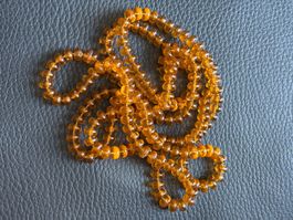 Collier perles ambre bon état