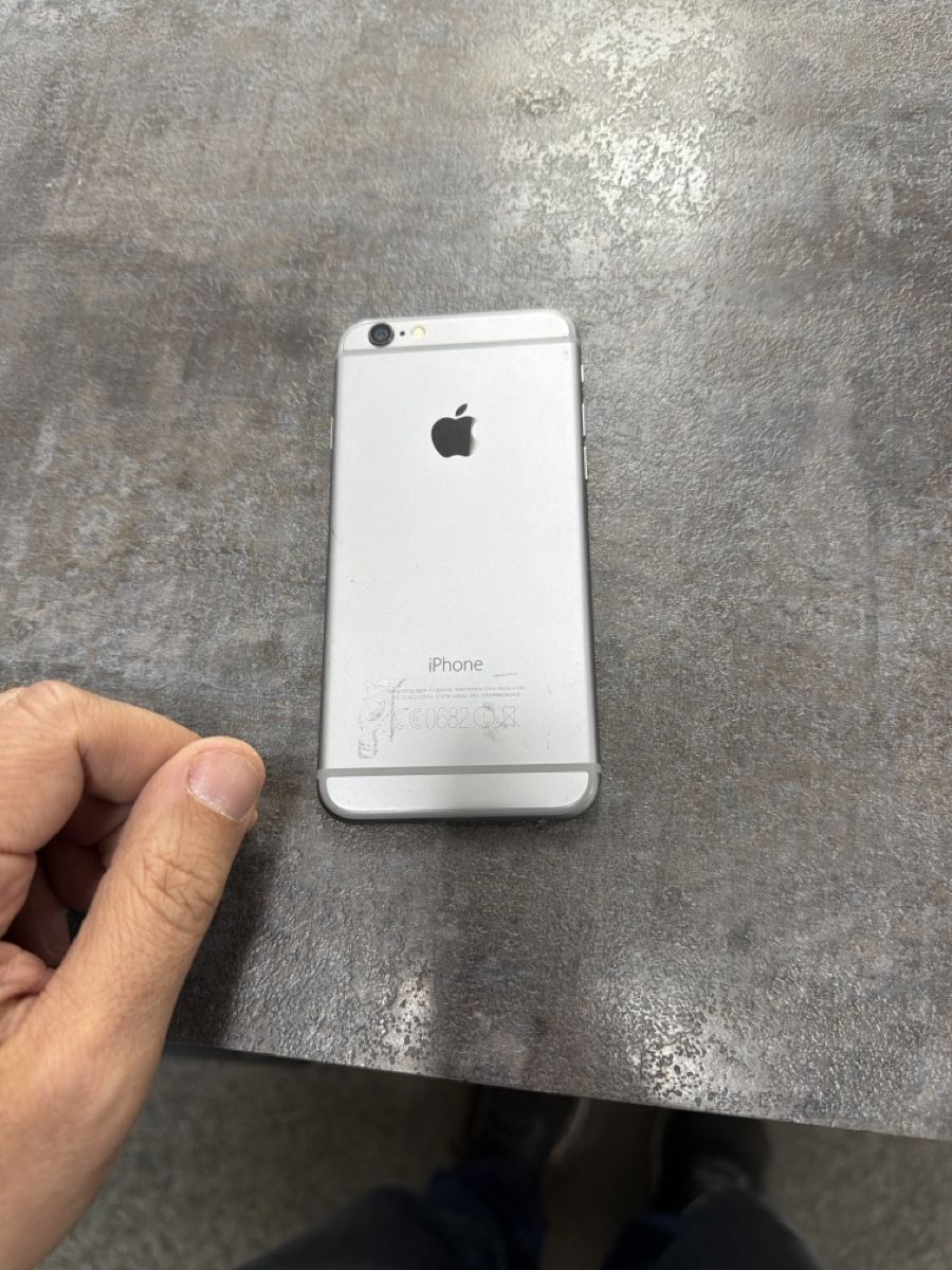 Apple Telefoni cellulari / Smartphones: iPhone 6 16gb fonctionnel – Usato da Bulle venduto da Nghost 3
