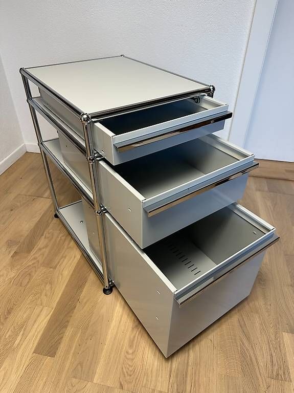 USM Banconi: Caisson sur pieds USM Haller en Gris Clair // Ref. AY0423 – Usato da Ravoire venduto da ARKY_s 4