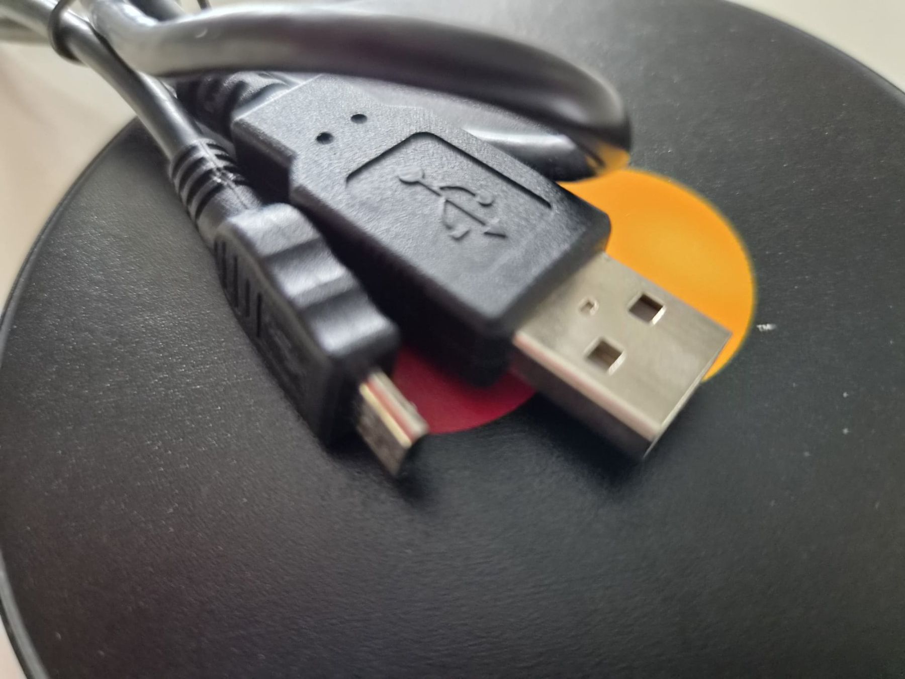 Apple Ladegeräte: Wireless Charger Qi Ladestation Mastercard – Gebraucht aus Amriswil von Alfaromeo007 1
