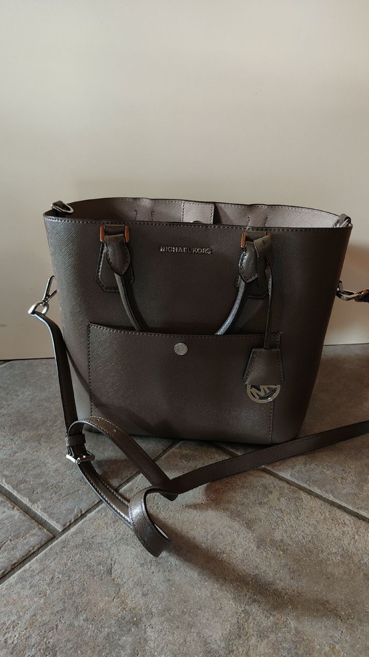 Michael Kors Borse da donna: Michael Kors Greenwich Large Grab Bag Grey – Nuovo e nell'imballaggio originale da Davos Platz venduto da egl_h2gt
