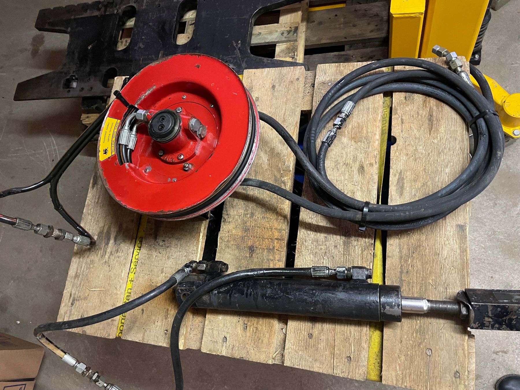 Carrelli elevatori e a forche: Seitenschub zu Stapler – Usato da Huttwil venduto da Bolpa