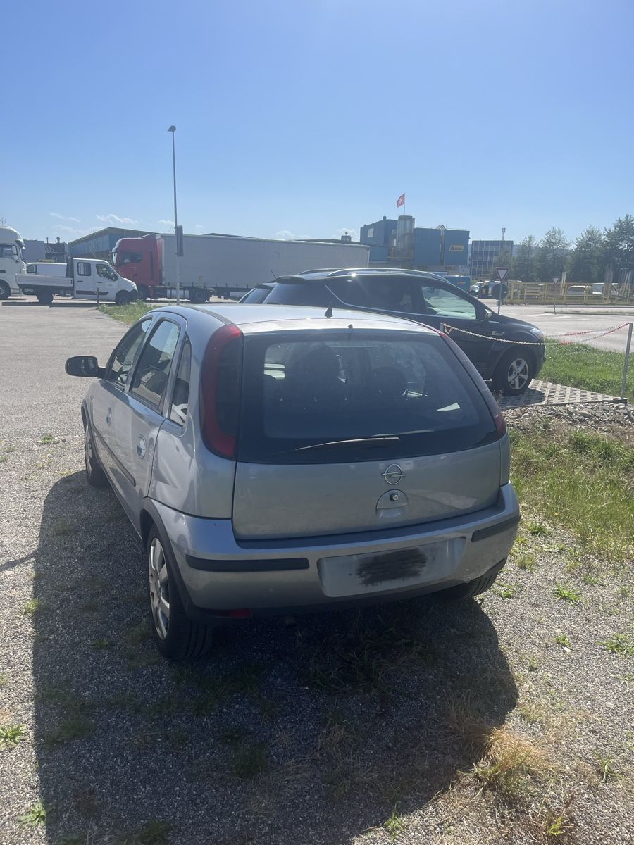 Opel Automobili: Opel Corsa C defekt  – Difettoso da Unterentfelden venduto da StuntmanDave 2