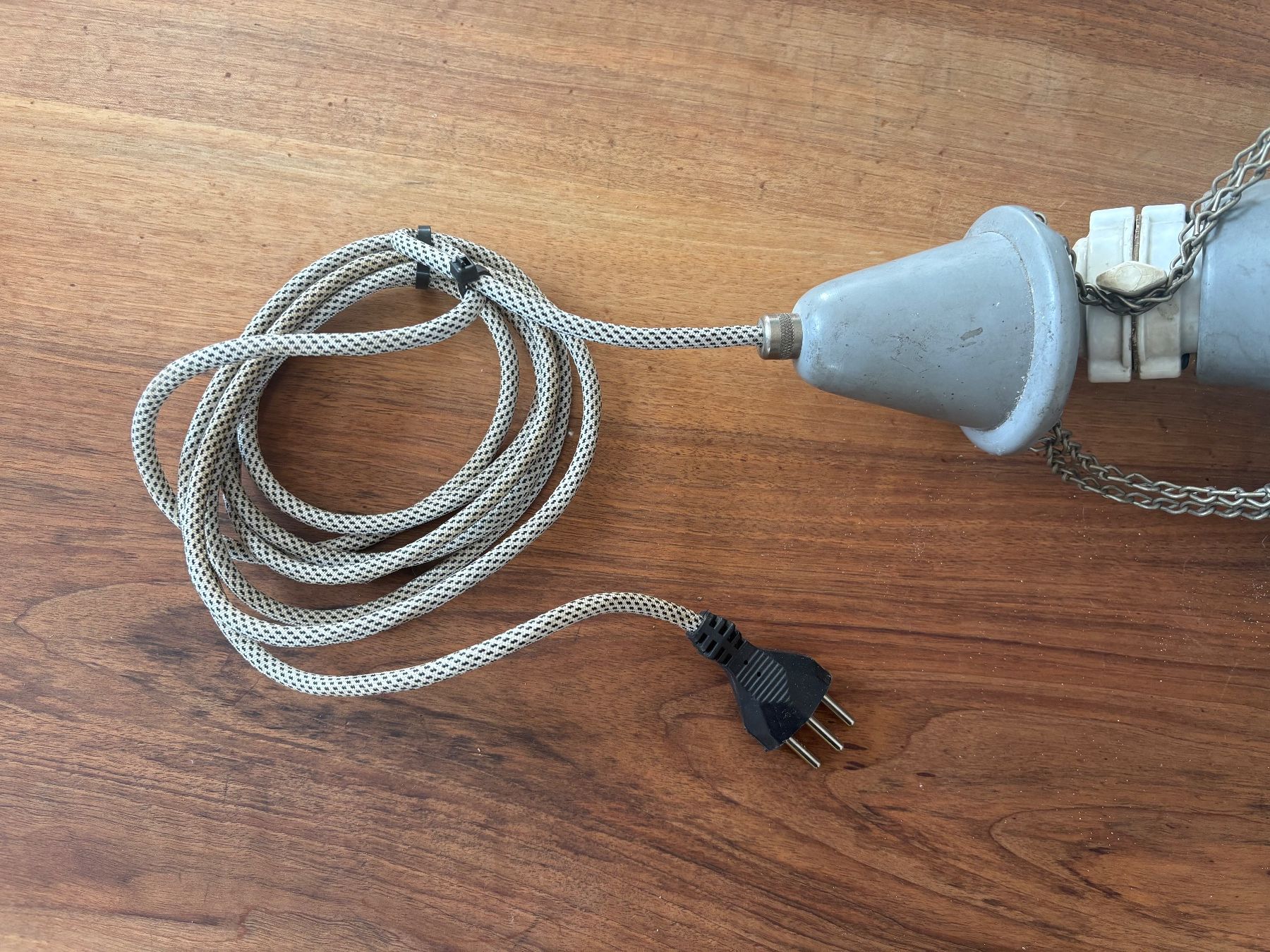 Belmag Lampade: BELMAG Industrielampe – Usato da Winterthur venduto da domenico_84 7
