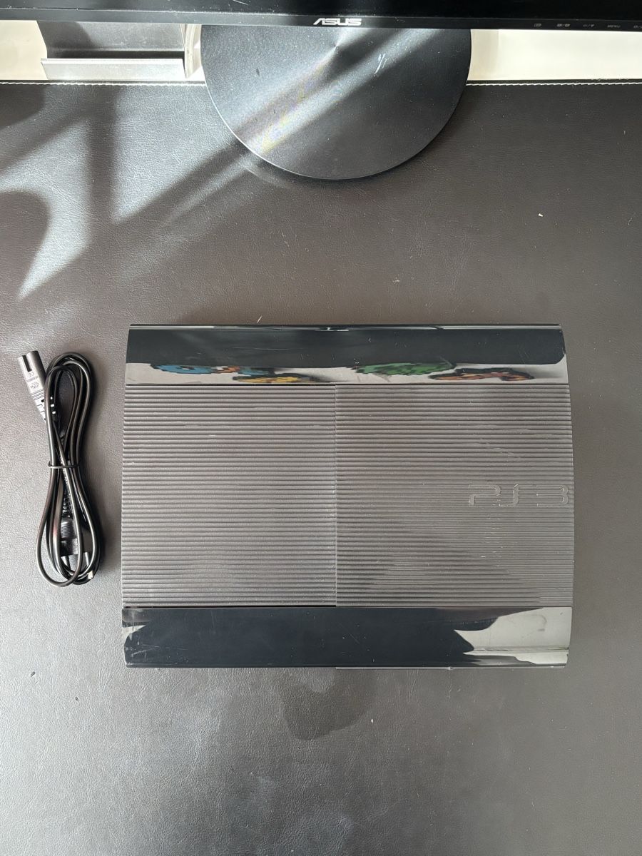 Sony Console: Playstation 3 Slim (PS3) – Usato da Rümlang venduto da ren_n9xj