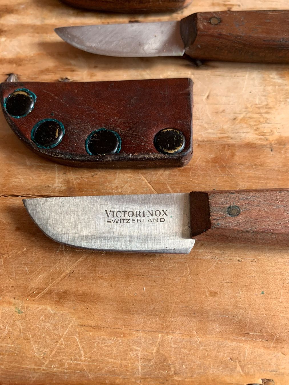 Victorinox Militärmesser: 2 alte Messer Schweizer Armee – Gebraucht aus Bibern SO von wecafra 2