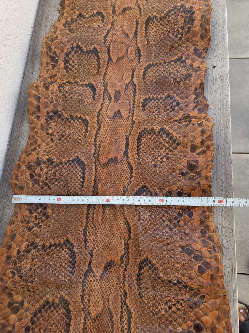 Tessuti: Schlangenhaut Python braun gemustert ca. 450 cm – Nuovo (secondo la descrizione) da Kreuzlingen venduto da gogi3 3
