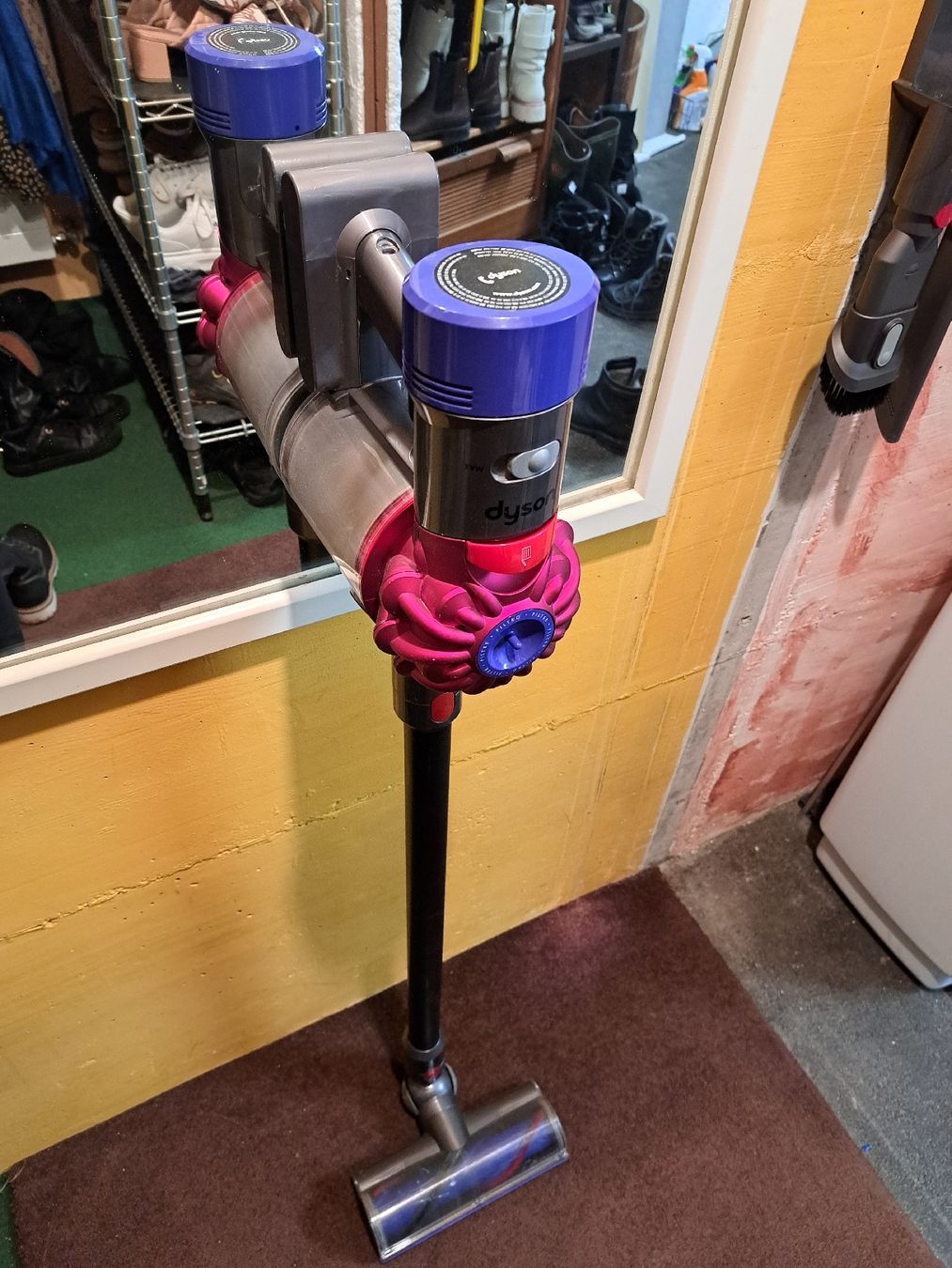 Dyson Aspirateurs & Accessoires: dyson v8 – D'occasion à Seengen par Allshop1 3