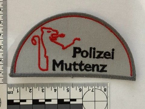 Placchette & Badge: 1 Polizei Abzeichen Polizei Muttenz/BL – Nuovo (secondo la descrizione) da Zürich venduto da Policepatch