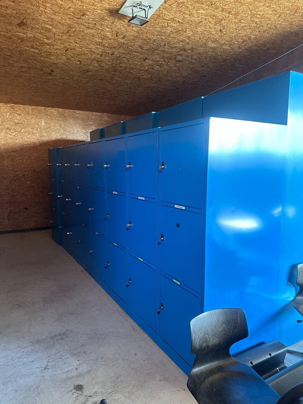 Armoires: Metallschliessfächer blau super Zustand – D'occasion à Triengen par Lini3 2