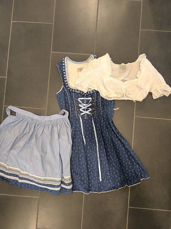 Vestiti: Dirndl blau Gr. 38 – Usato da Vordemwald venduto da Mueuer