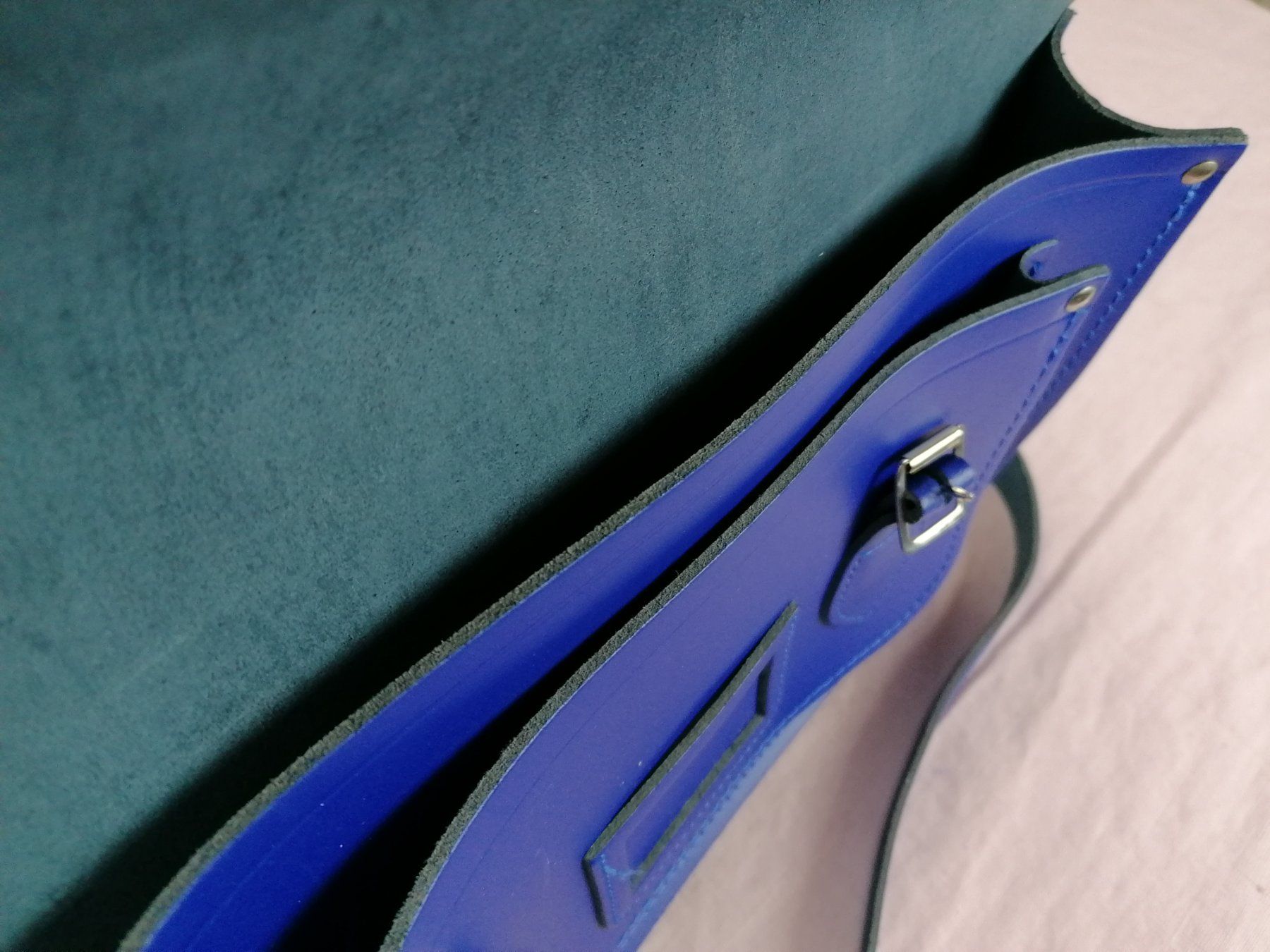 Altro in  Abbigliamento & Accessori: Robuste englische Tasche aus massivem Leder – Usato da Köniz venduto da bro_c9ky 2