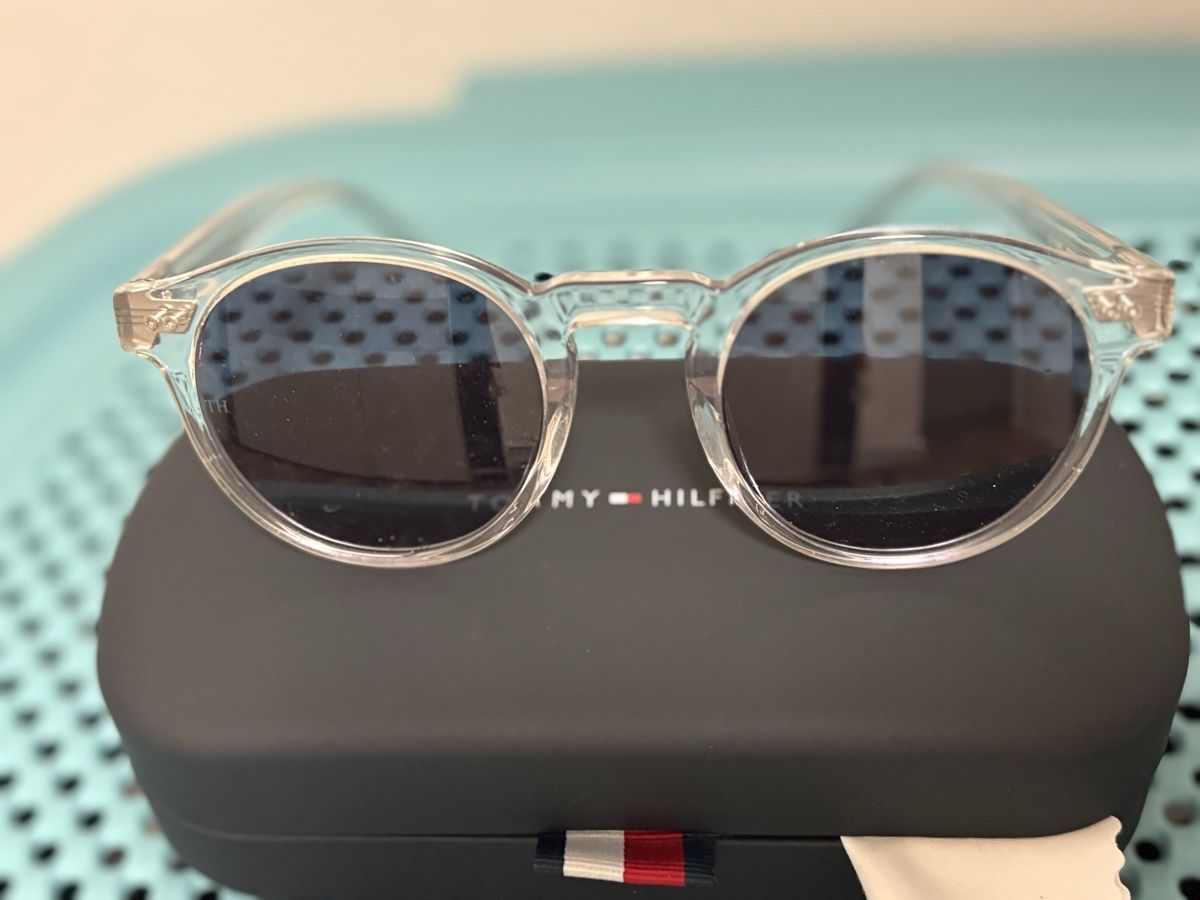 Tommy Hilfiger Lunettes & Verres: Tommy Hilfiger Sonnenbrille – D'occasion à Abtwil SG par Marcolino53 2