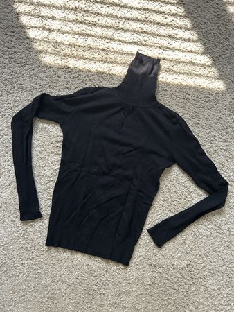Pull col roulé noir