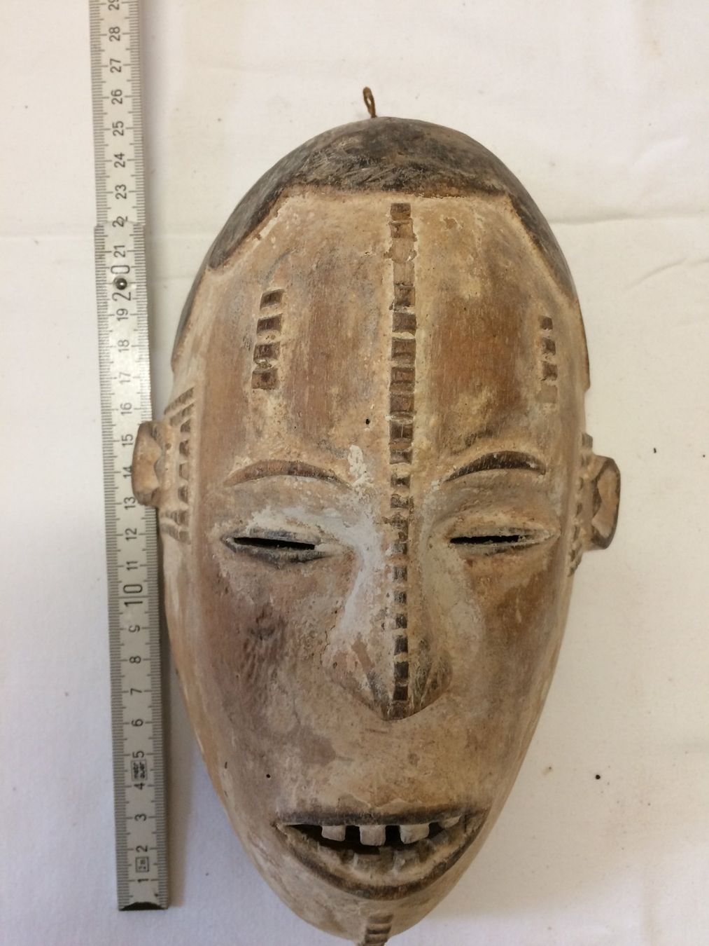 Internationale Kunst: Masque africain tribal ancien décoratif authentique – Gebraucht aus Vevey von rog_9vvj 3