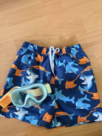 Badehose und Taucherbrille