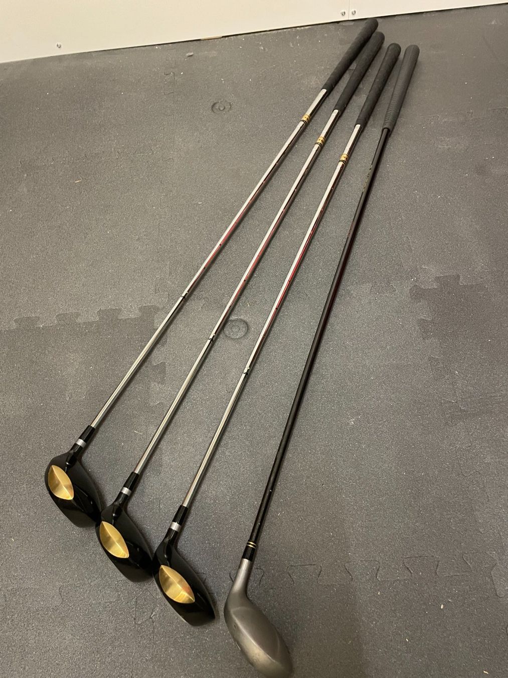 Schläger & Sets: 4 Golfschläger CROWN & TOUR – Gebraucht aus Wabern von carciofo 3