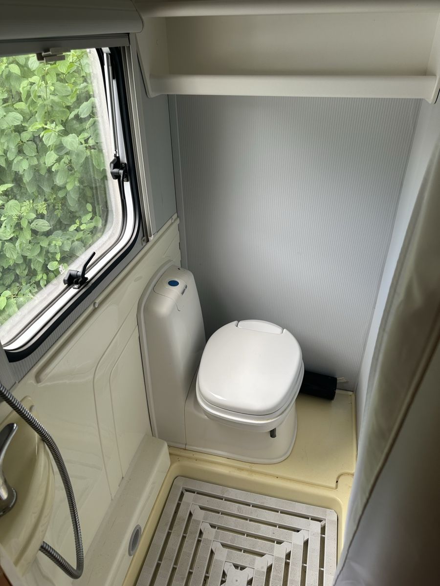 Rimorchi: Wohnwagen Knaus Eurostar – Usato da Hinterkappelen venduto da dsc_c8f7 7