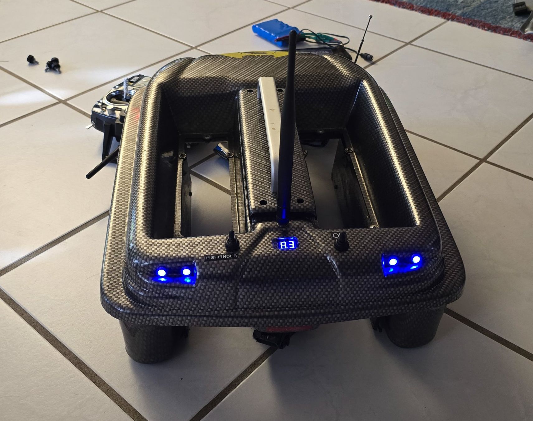 Modellismo RC: Carp Madness Phantom Futterboot mit Echolot – Usato da Rothrist venduto da kuefi36 2