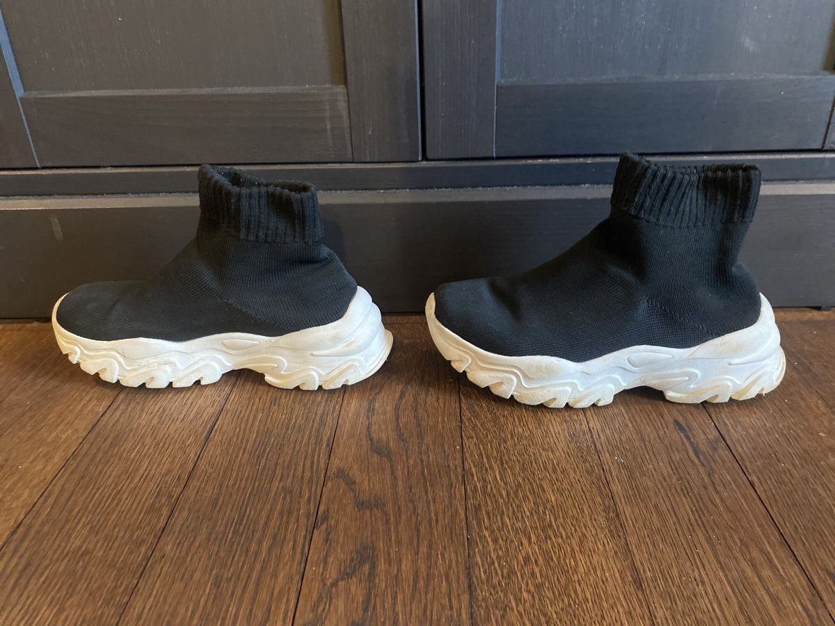Scarpe per ragazze: Schwarze Mädchen Stoff Turnschuhe, Gr. 36 – Usato da Unterengstringen venduto da Homeseller