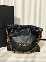 Chanel 22 in Lammleder