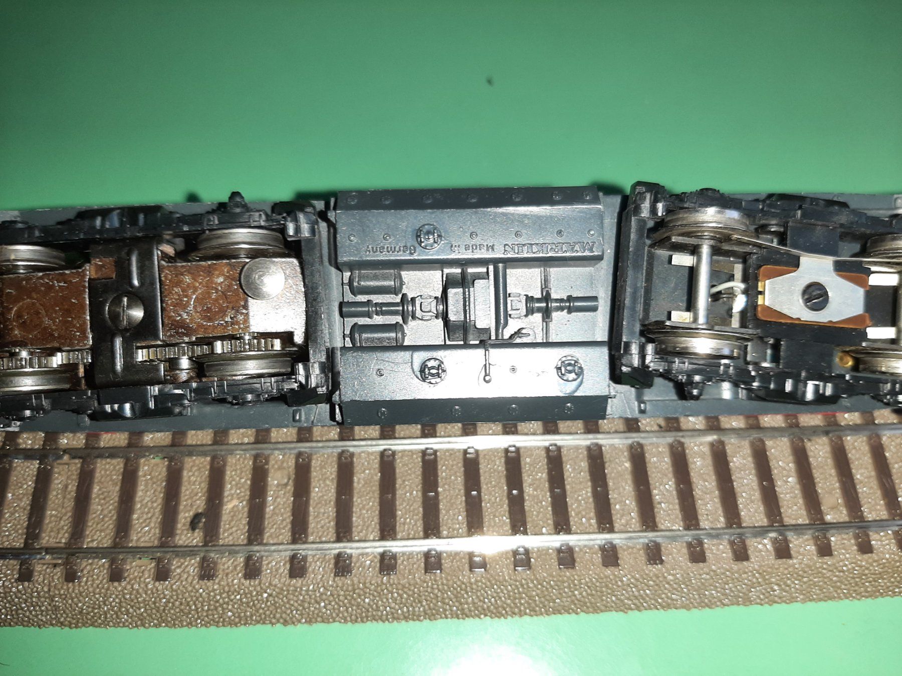 Märklin Modelleisenbahnen: MARKLIN HAMO DB 216 025-7 – Gebraucht aus Avully von RIVALIS 2
