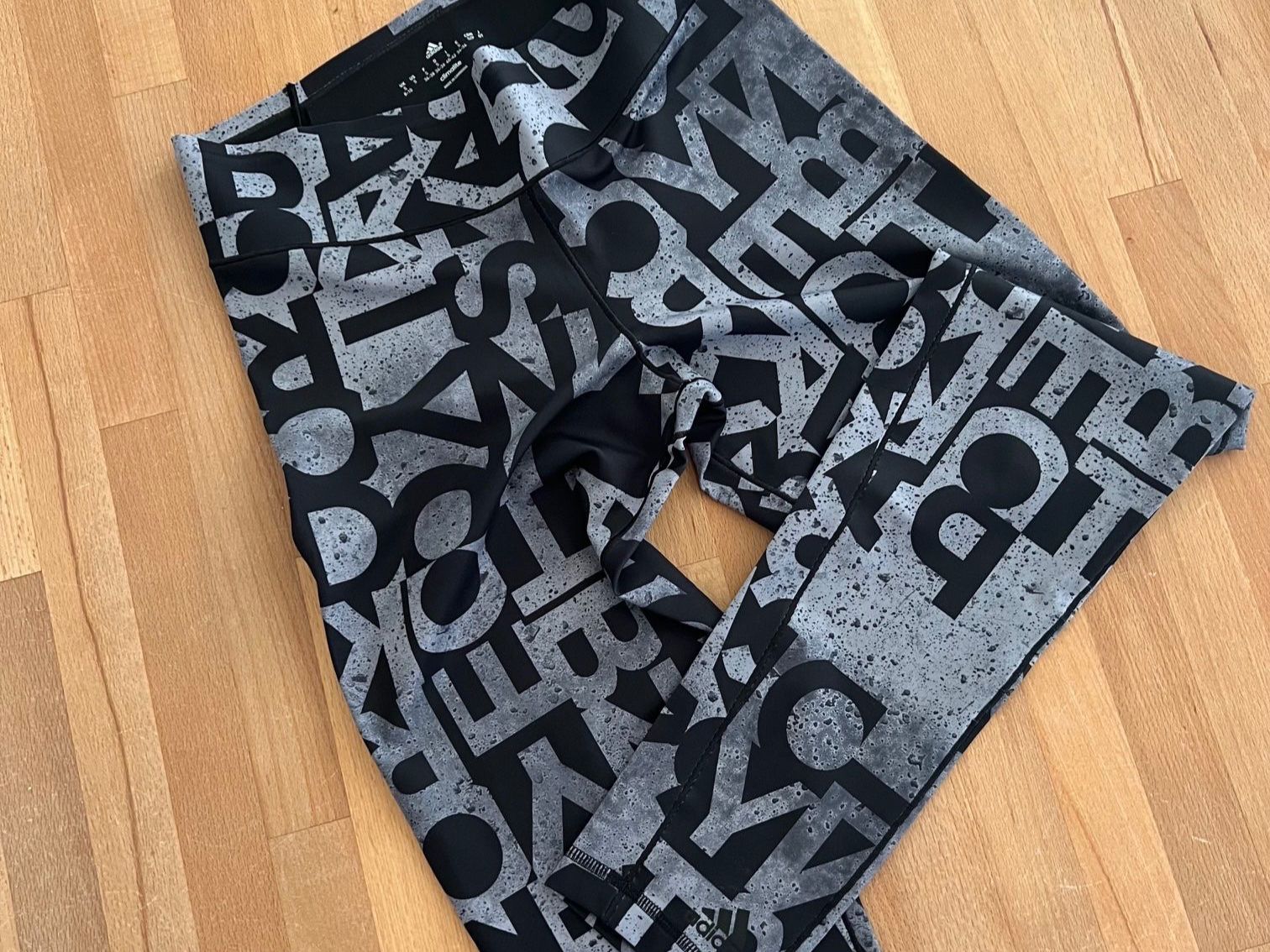 Adidas Leggings: Leggings de sport Adidas – Usato da Pully venduto da sunaddict