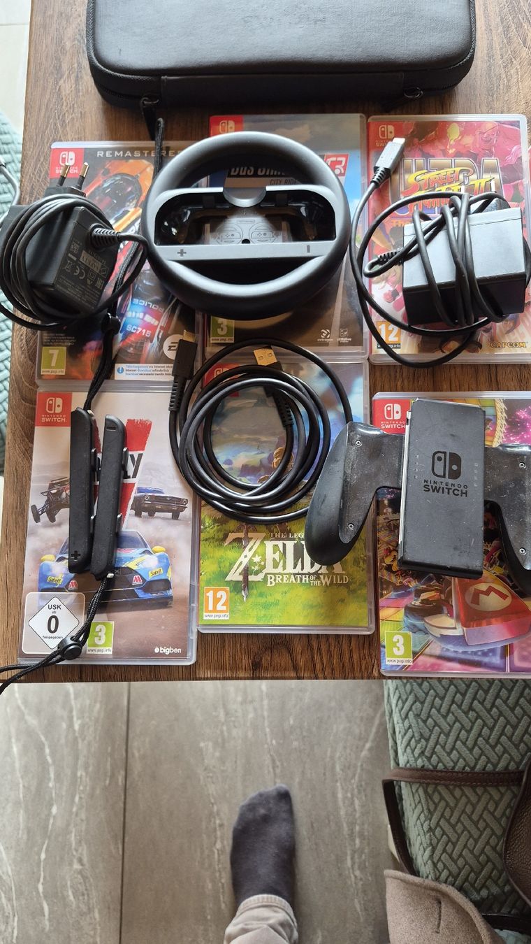 Nintendo Console: Nintendo Switch + 12 Jeux et Accessoires - État Impeccable! – Usato da Val d Illiez venduto da Teambob 6