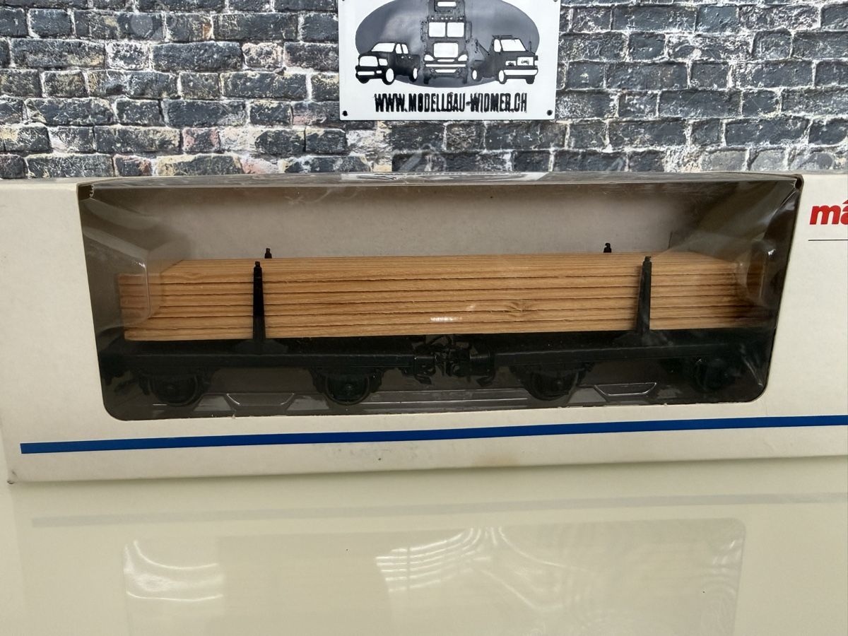 Märklin Modellini di ferrovie: Märklin Flachwagen HO  – Nuovo (secondo la descrizione) da Altdorf UR venduto da modellbau-widmer