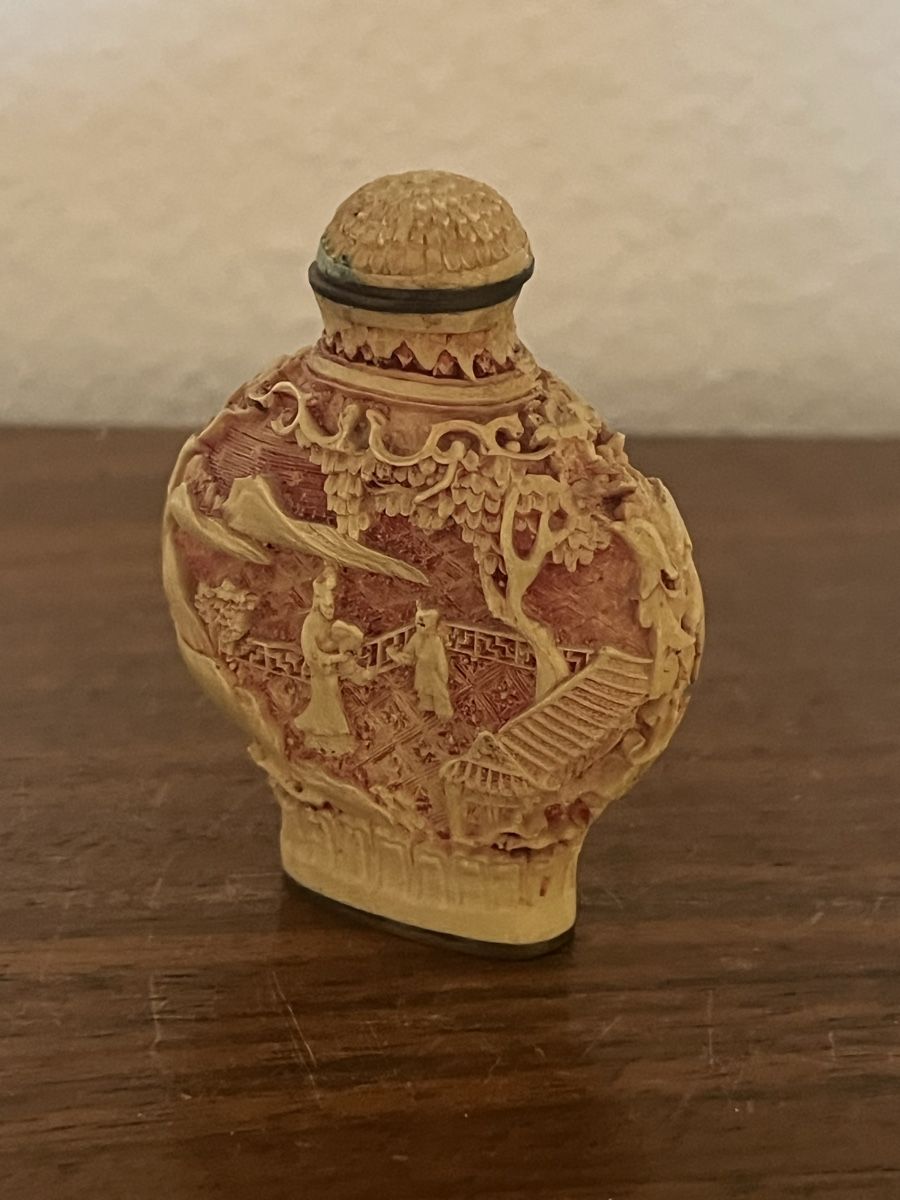 Toutes les décorations: Chinesische Snuffbottle – Défectueux à Niederurnen par gebrauchtbrauchbar