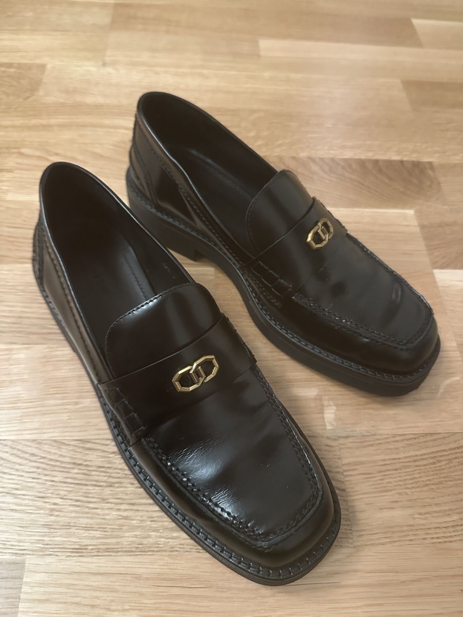 Massimo Dutti Scarpe da donna: Massimo Dutti Leather Loafers - size 40 – Nuovo (secondo la descrizione) da Zürich venduto da ira_27zx