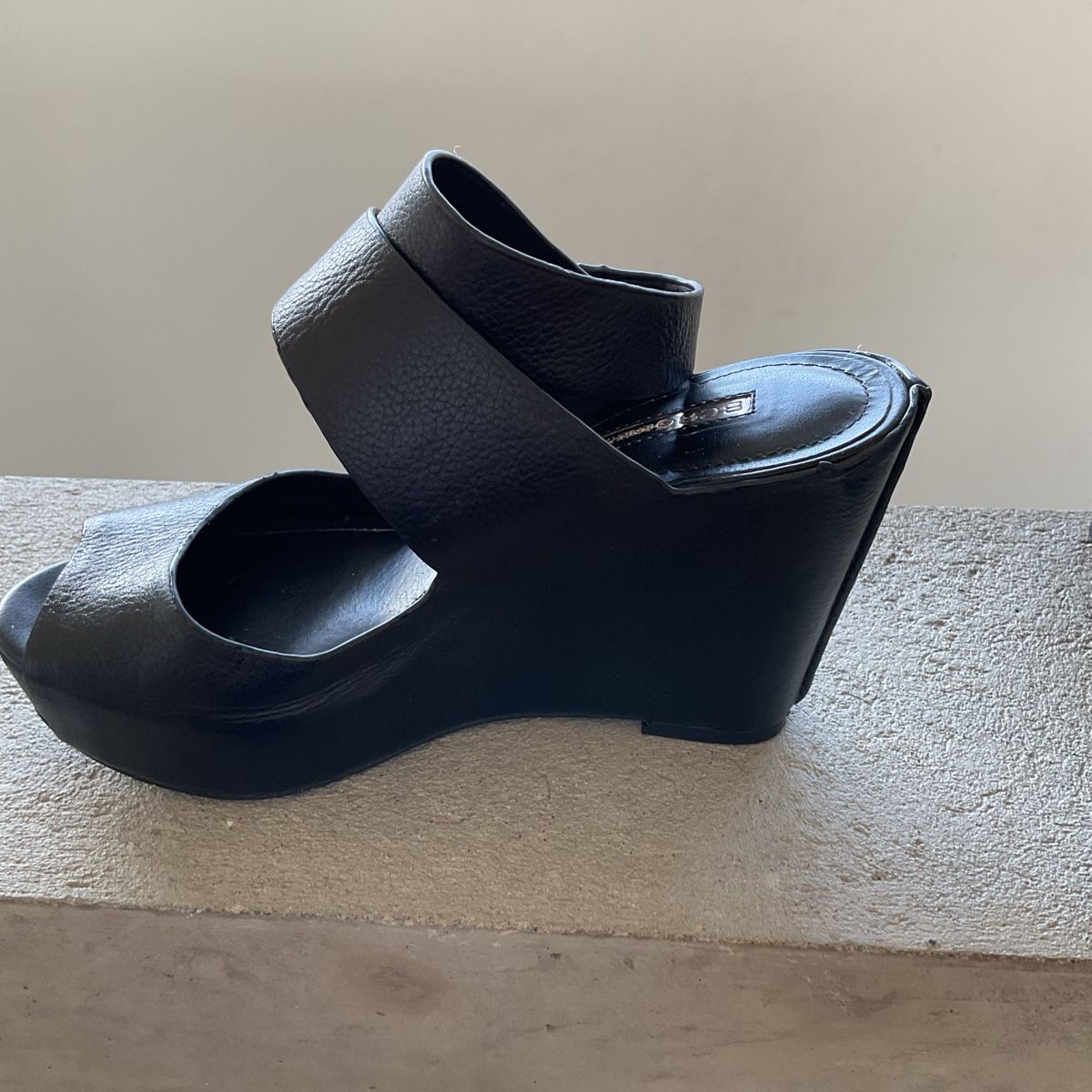 Damenschuhe: Sandales compensées BCBG Generation noires - Taille 37! – Gebraucht aus Villarepos von Sglobule 4