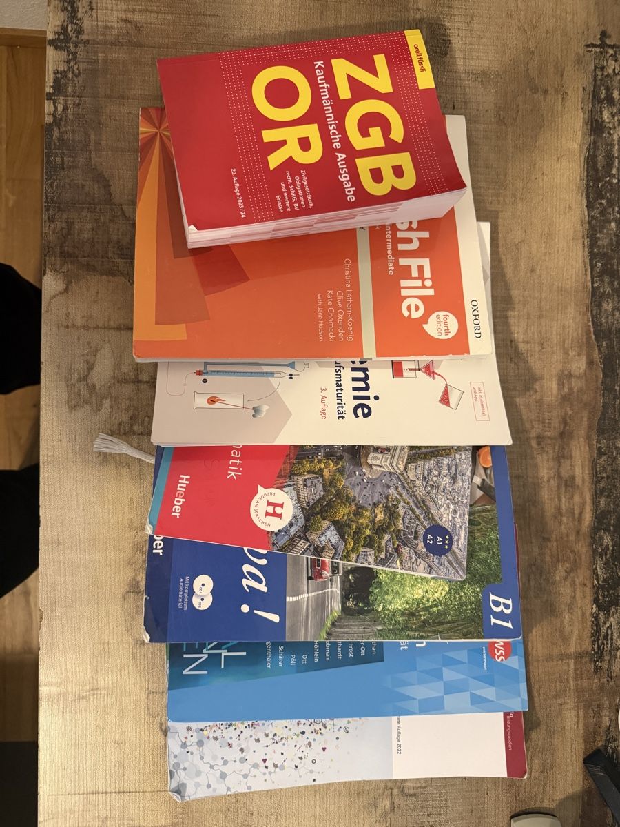 Libri: Schulbücher, Berufsmaturität  – Usato da Dietwil venduto da sel_6c6p