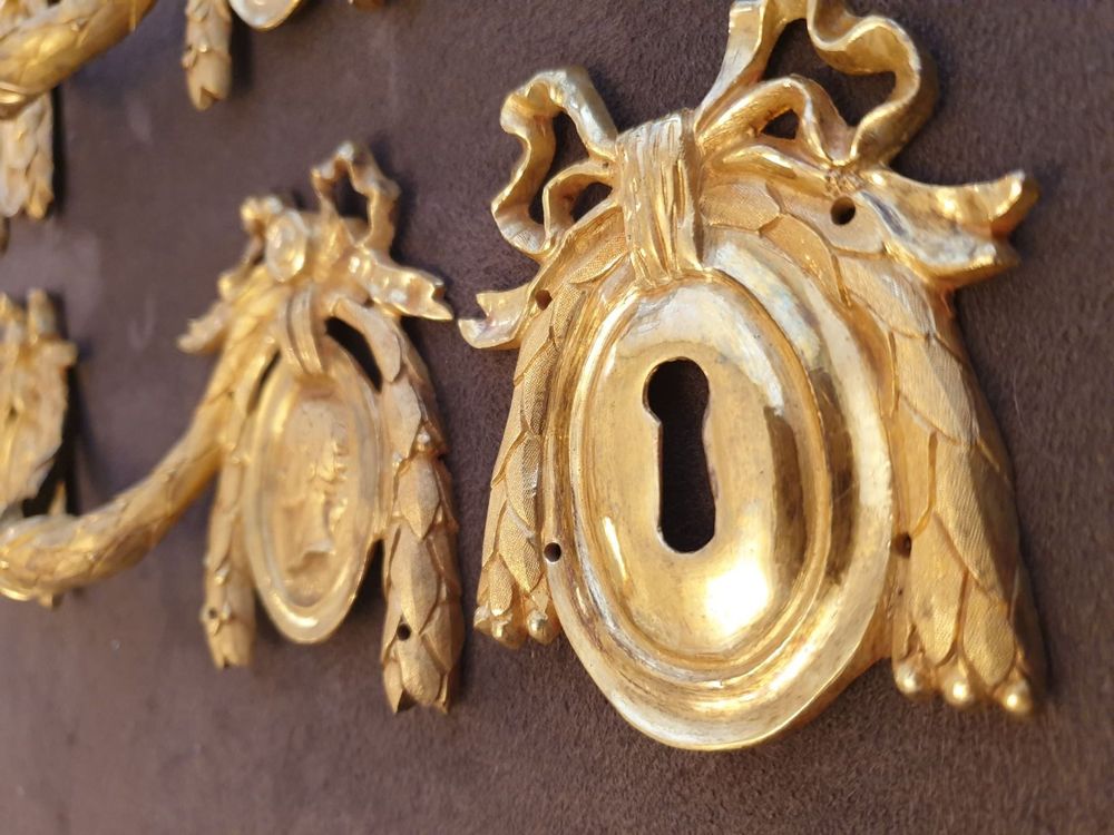 Antike Beschlage Kommode