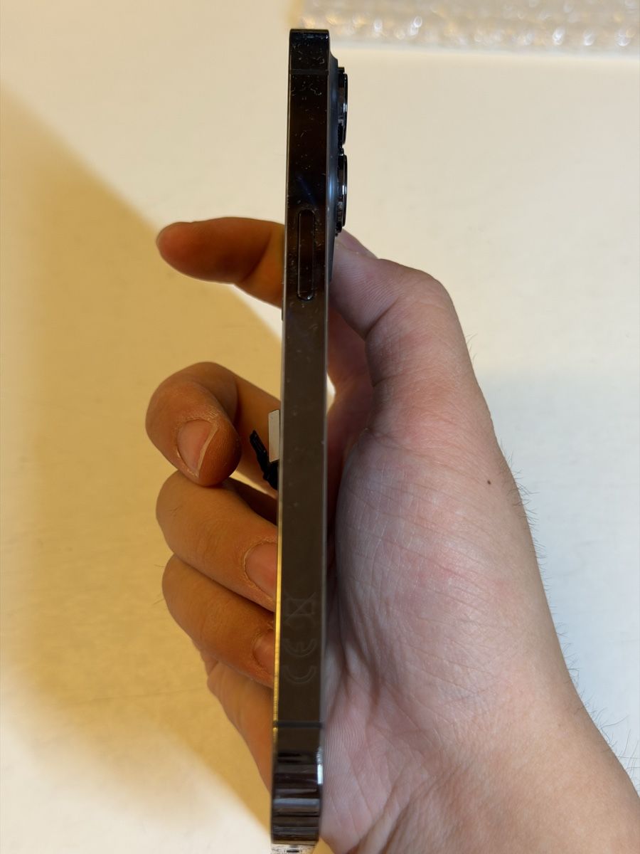 Apple Portables: iPhone 13Pro Gehäuse  – Défectueux à Chur par beverlyone 4