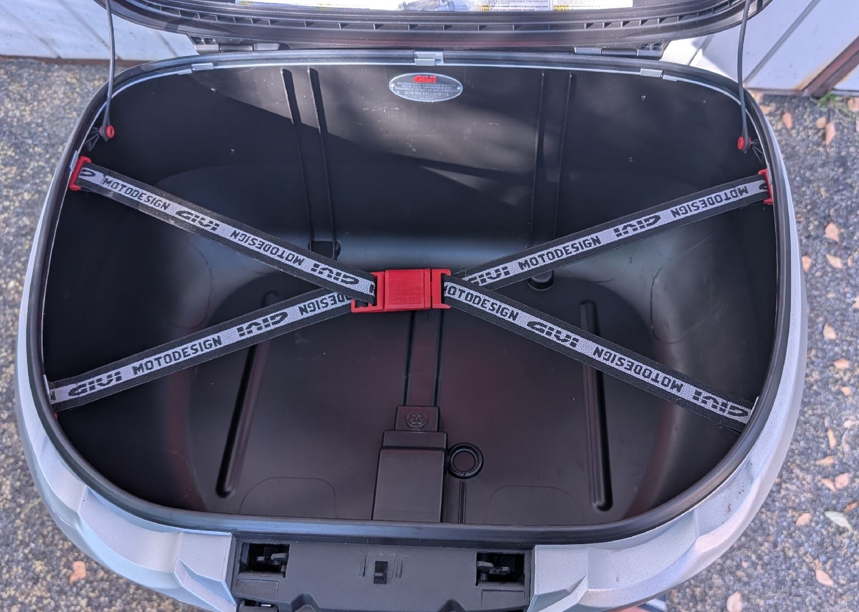 Givi Topcase: Givi Motorrad Top Case ab 1 CHF! – Nuovo (secondo la descrizione) da Wallisellen venduto da Bigthings 3