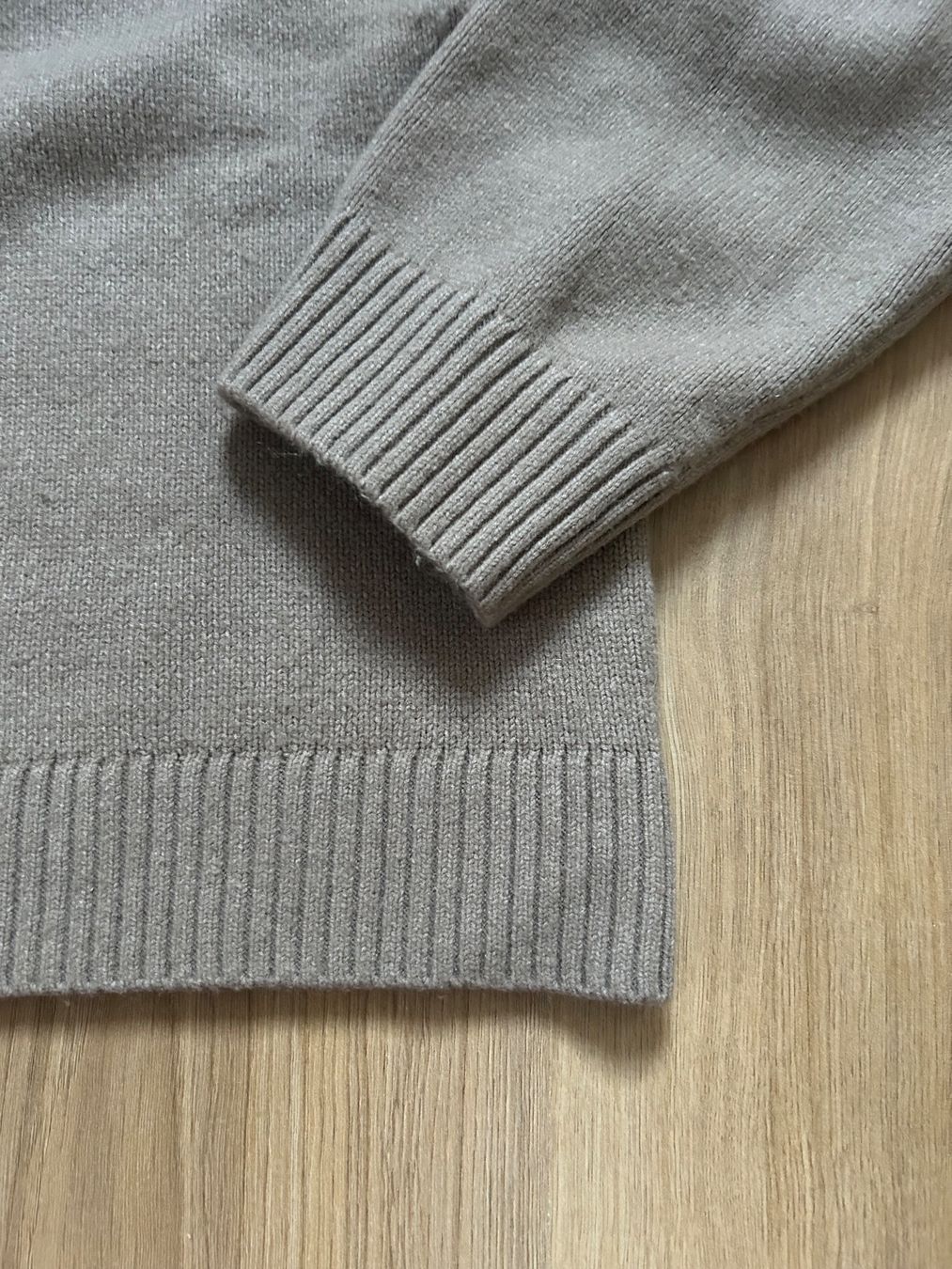 Maglioni & Felpe: Pull en laine gris/beige col en V à la mode – Nuovo (secondo la descrizione) da Delémont venduto da elena_neuhaus 2