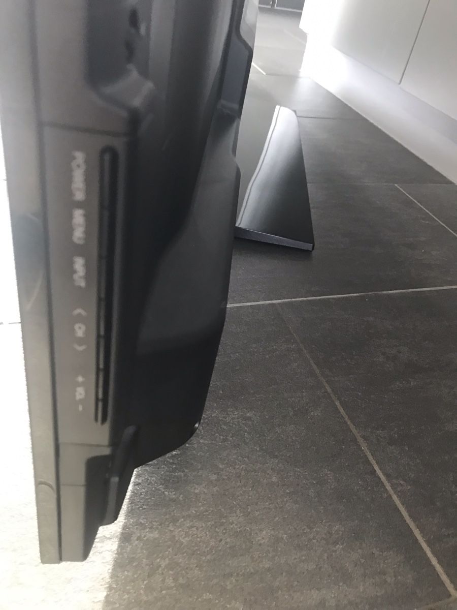 Sharp Fernseher: Fernseher Sharp AQUOS Modell LCD COLOR LC-60LE635E – Gebraucht aus Sirnach von Famisa 2