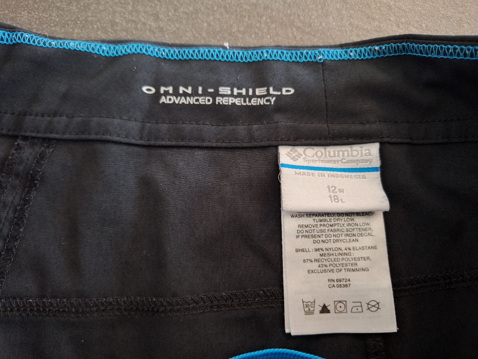 Columbia Pantaloni: Columbia Wanderhose, 3/4 Länge Grösse 42 – Usato da Brittnau venduto da Norge77 1