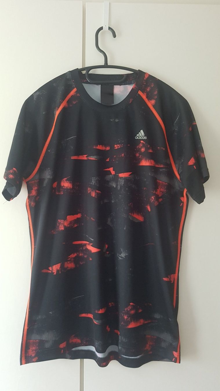Adidas T-shirt: ADIDAS Sport T-Shirt – Usato da Therwil venduto da Hexe13