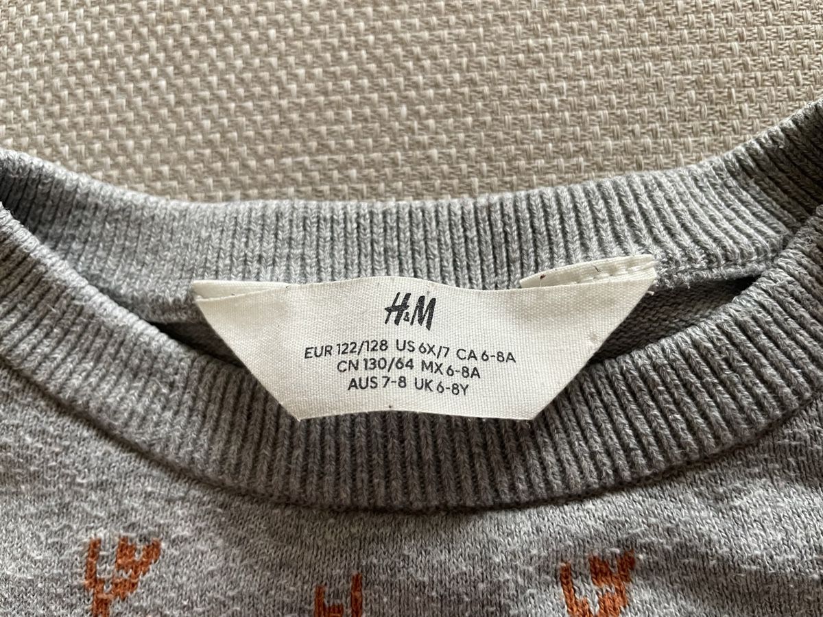 H&M Pulls et sweat-shirts: Weihnachtspullover Grösse 122/128 – D'occasion à Goldswil par Fisel 4