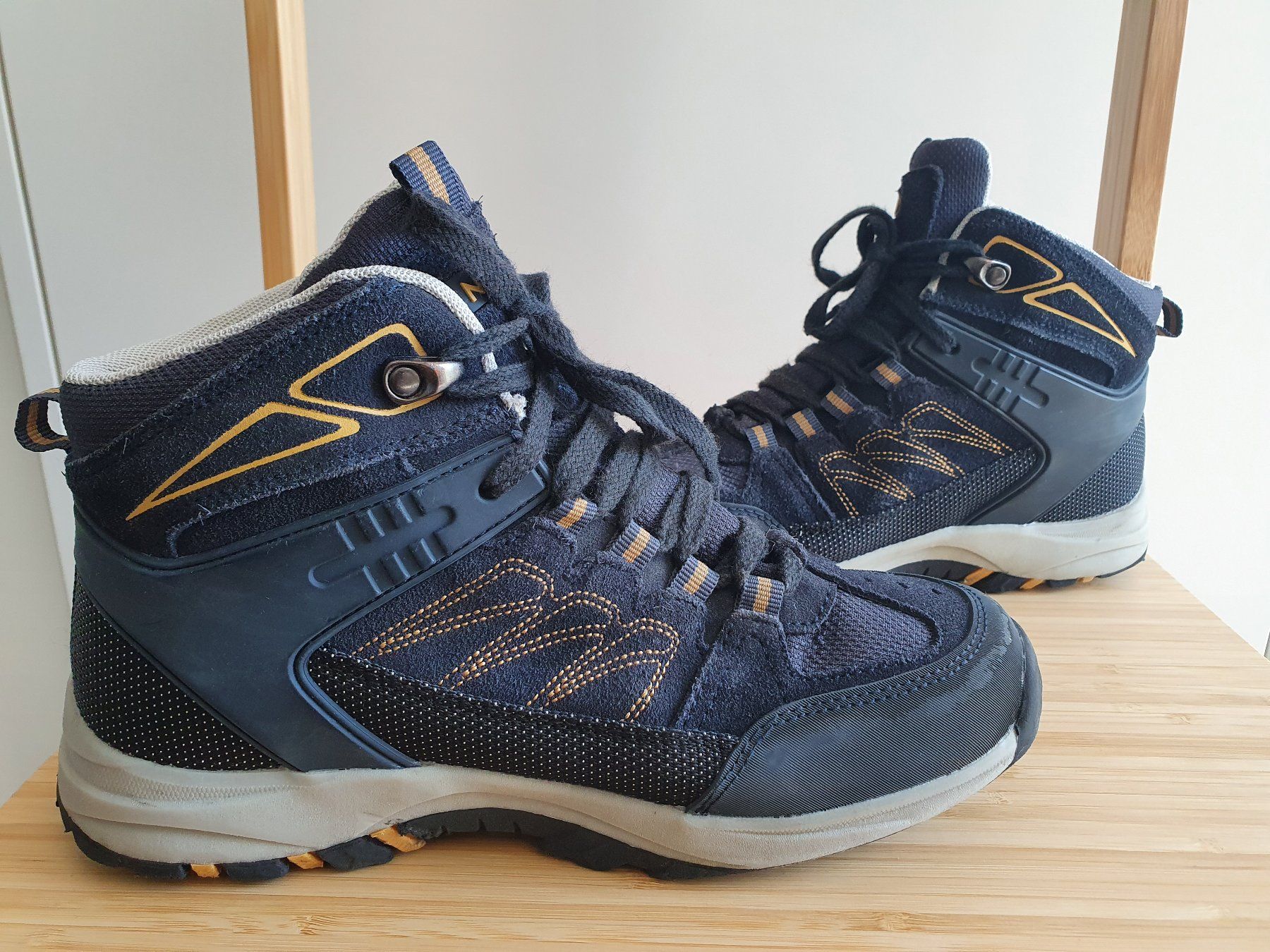 46 Nord Schuhe für Jungen: Gr.36 Wanderschuhe Kinder / 46 NORD – Gebraucht aus Neunkirch von M.Costa1 7
