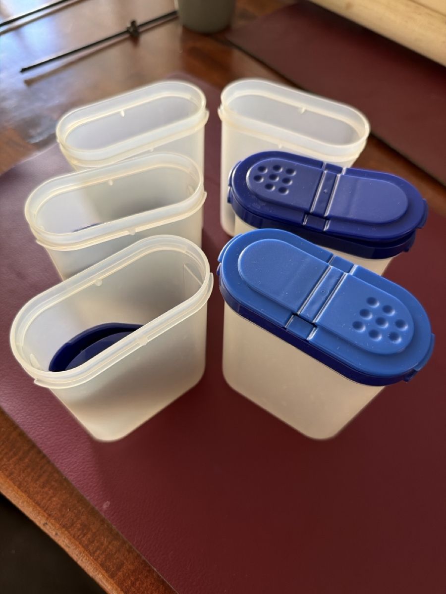 Tupperware Behälter & Ähnliches: Tupperware 6 x Gewürz Behälter – Gebraucht aus Embrach von KleineFee51
