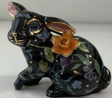 Lapin en porcelaine peinte à la main Lynn Chase Designs