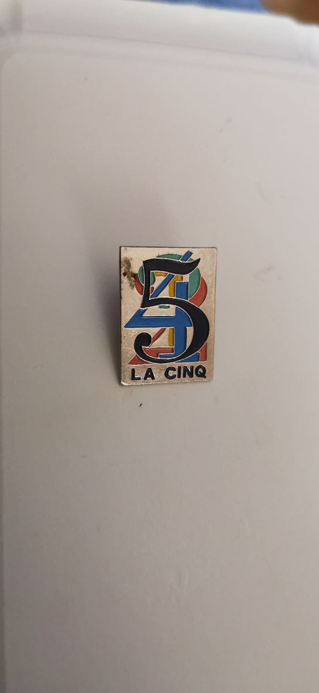 Placchette & Badge: Pin La 5 – Usato da Genève venduto da vins50