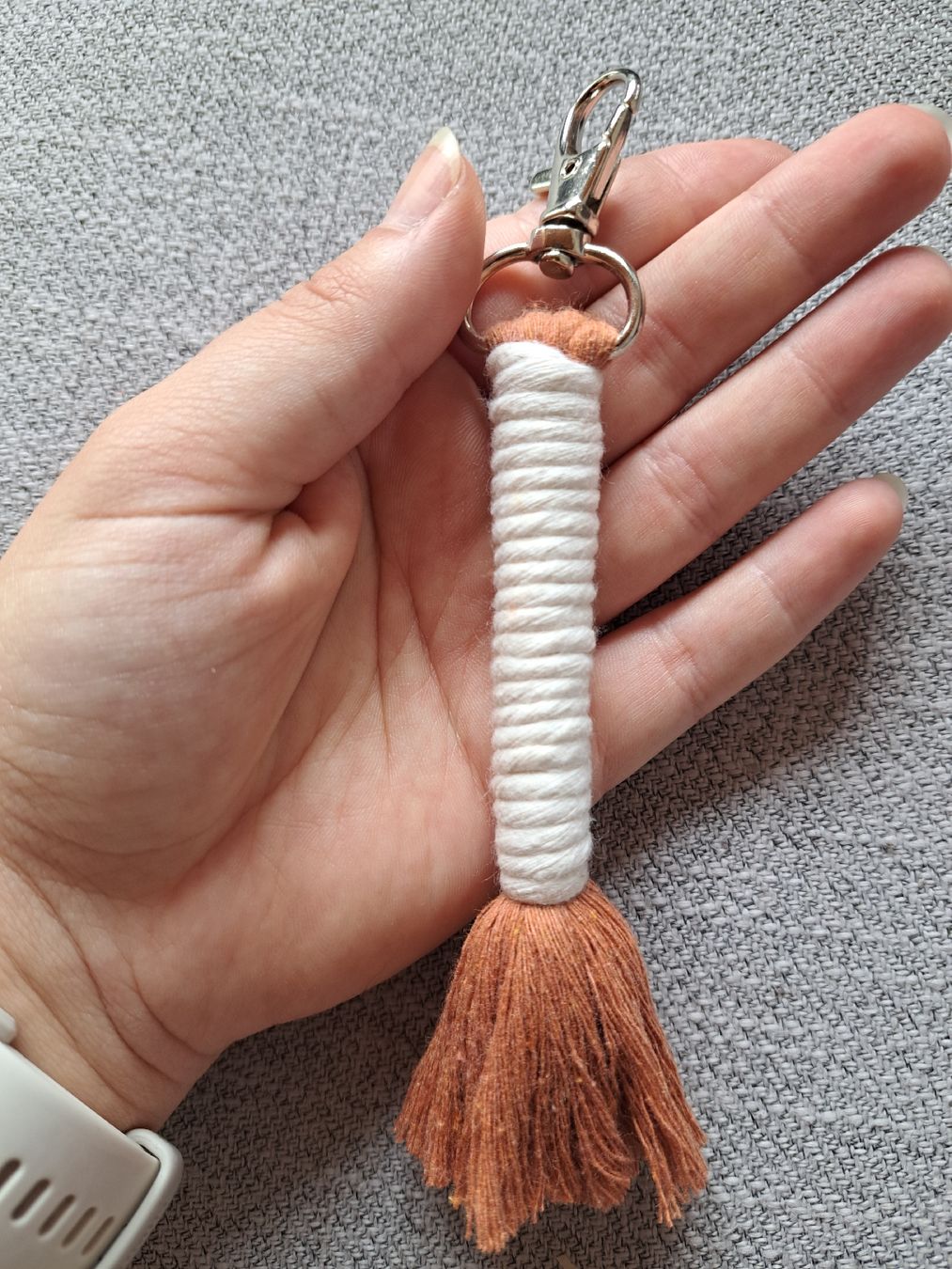 Schlüsselanhänger & - bänder: Makramee Schlüsselanhänger – Neu und originalverpackt aus Altdorf UR von Derpeter. 1