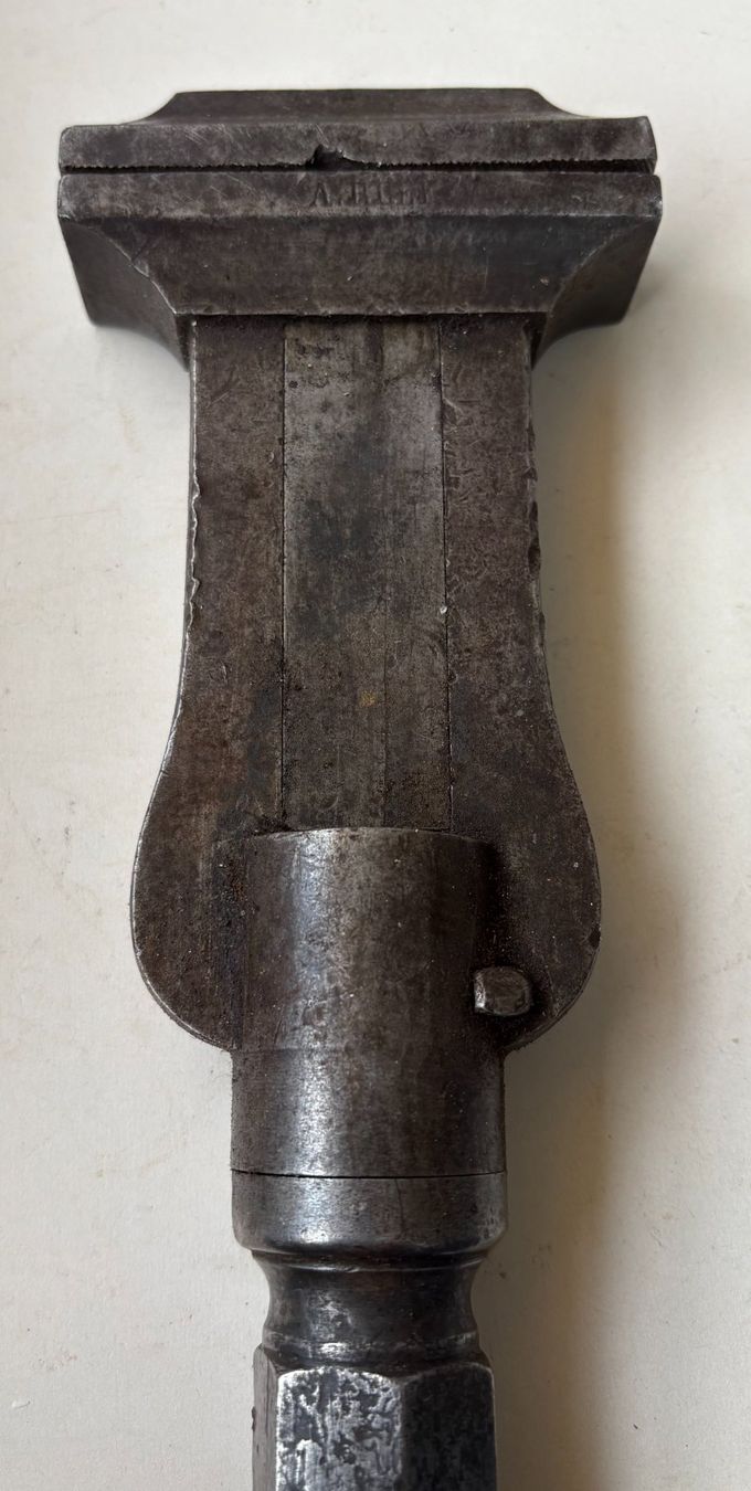 Tous les outils: ANTIKES WERKZEUG MIT PUNZE – D'occasion à Ostermundigen par wini63 1