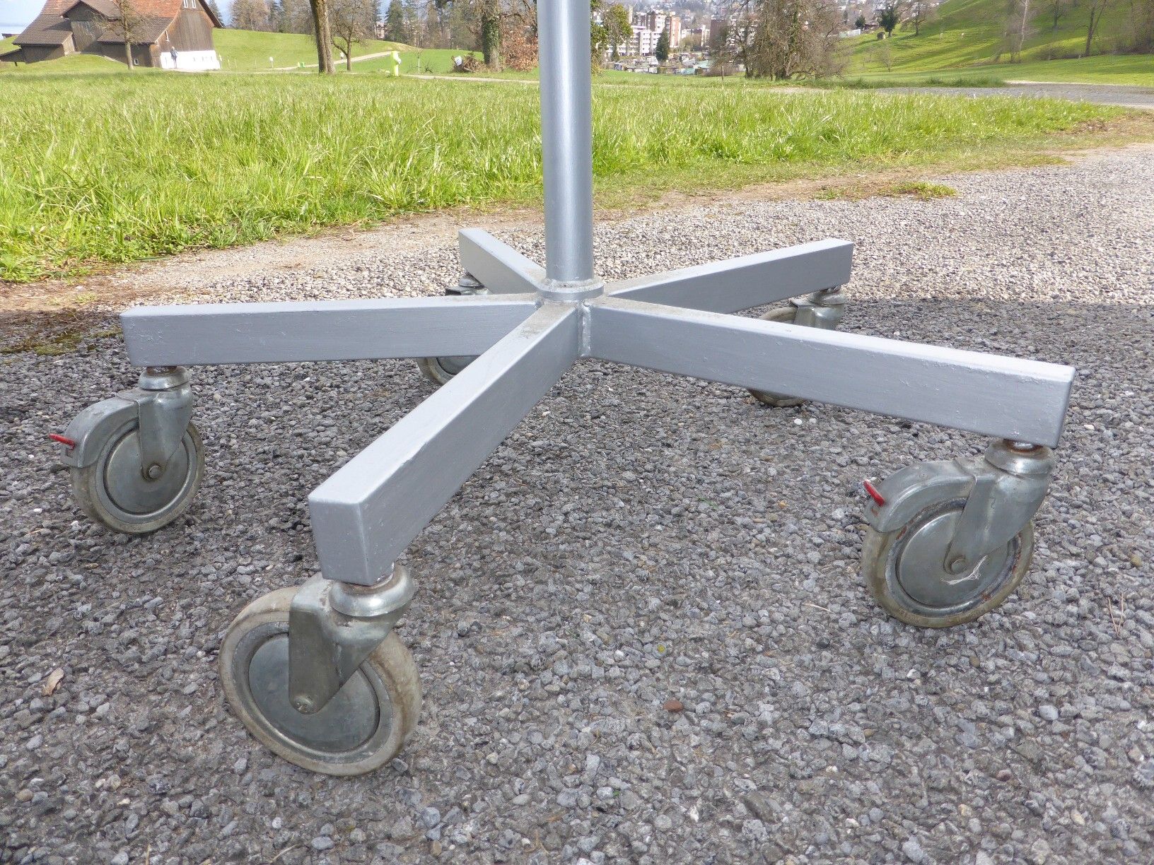 Garderobe: grosser Kleiderständer – Gebraucht aus Wädenswil von weihpos 2