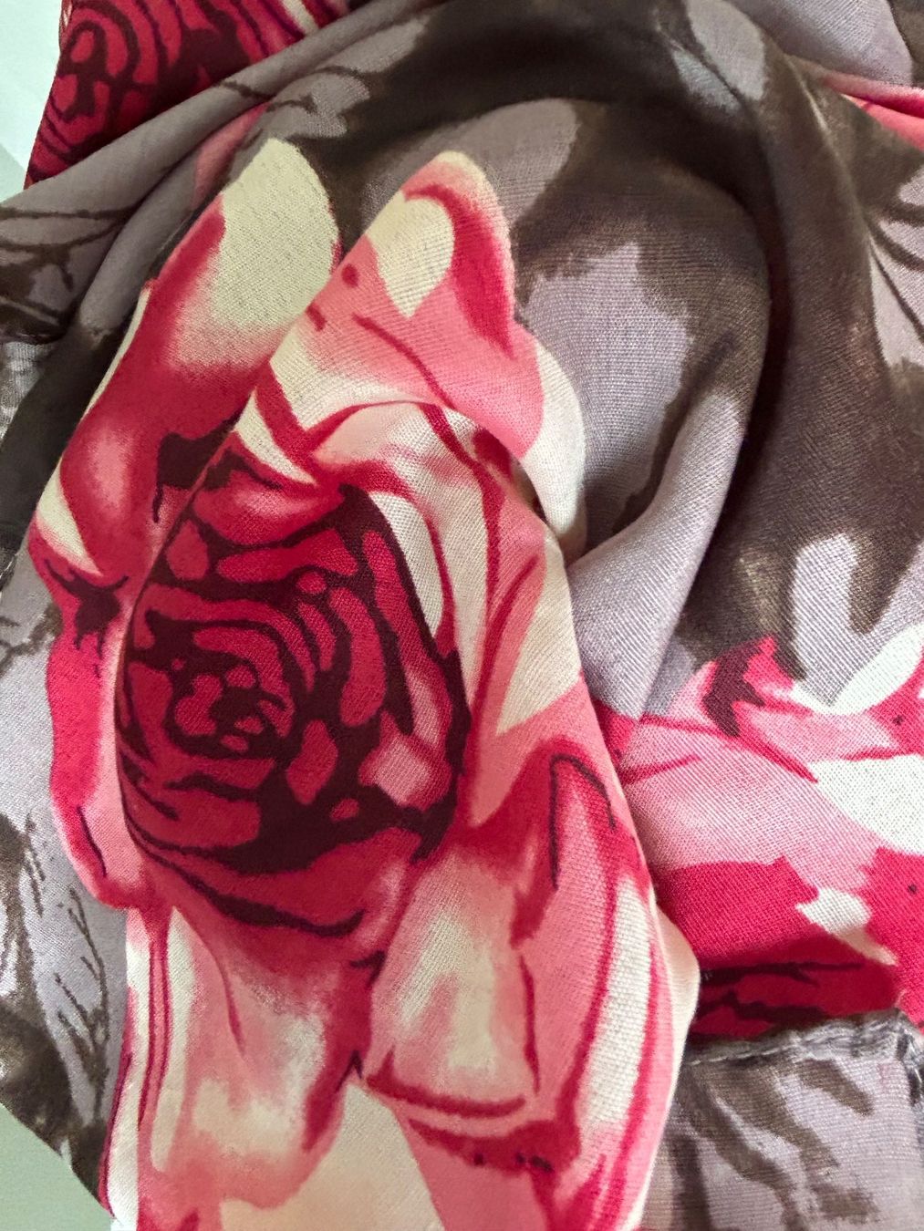 Foulard & Sciarpe: wunderschöner Schal mit Rosenmotiv – Nuovo (secondo la descrizione) da Eschenz venduto da glaro14 4