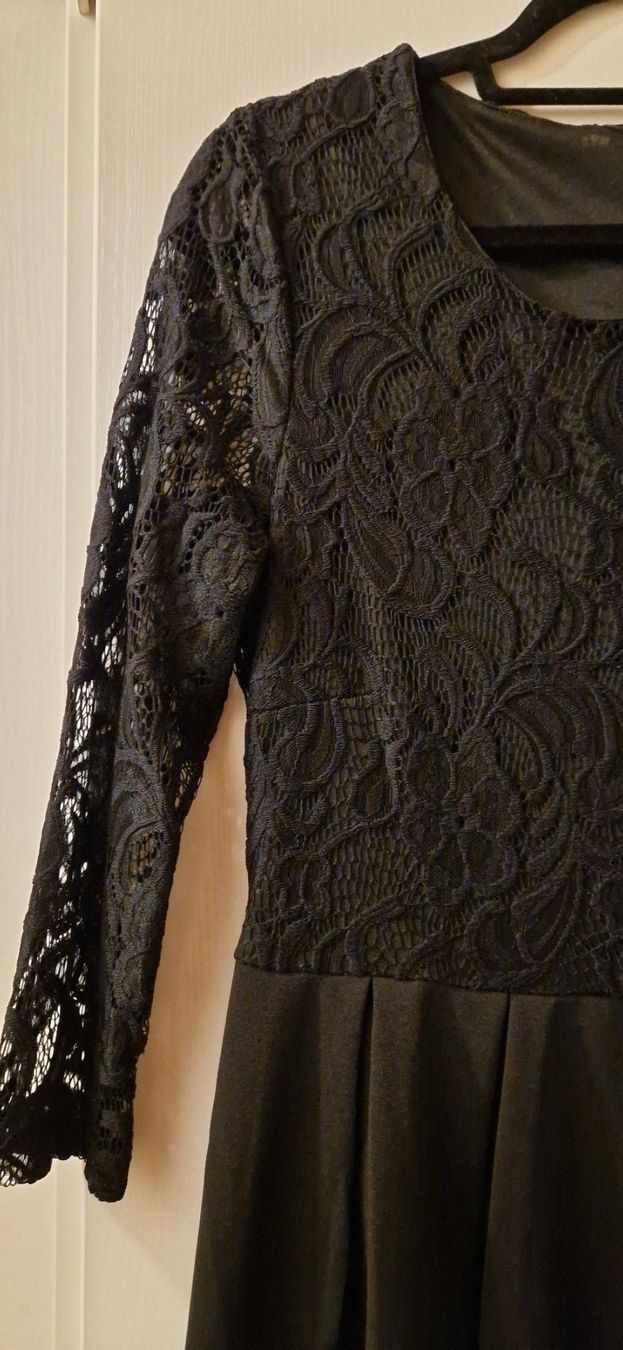 Kleider: Schönes Kleid mit Spitze – Neu (gemäss Beschreibung) aus Bubendorf von ang_b829 1